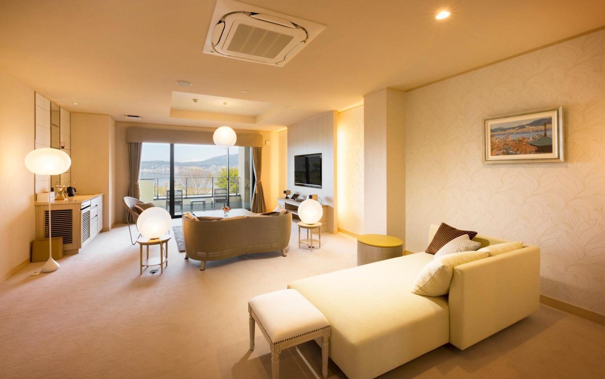 Katakura Silk Hotel Сува Екстериор снимка