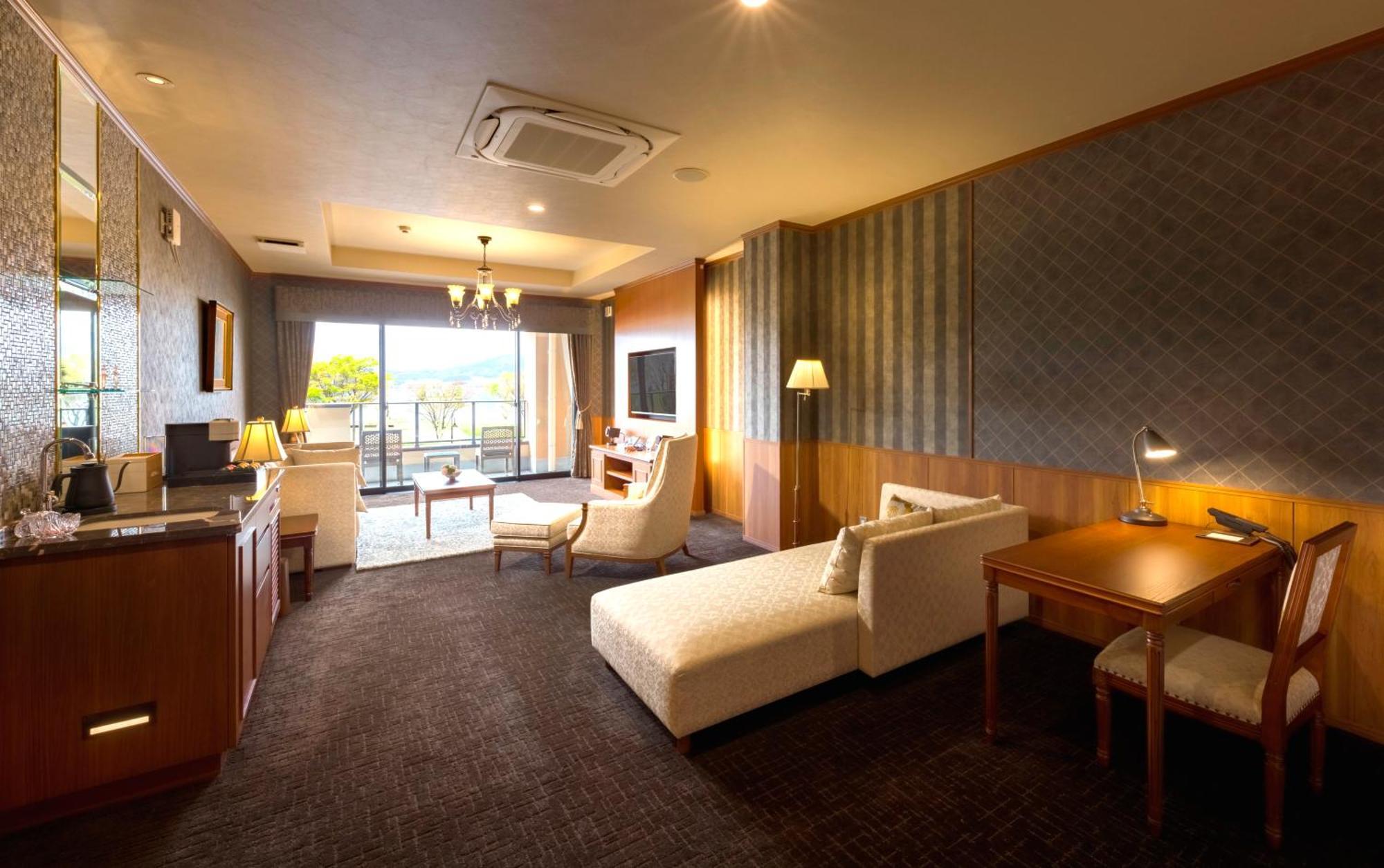 Katakura Silk Hotel Сува Екстериор снимка