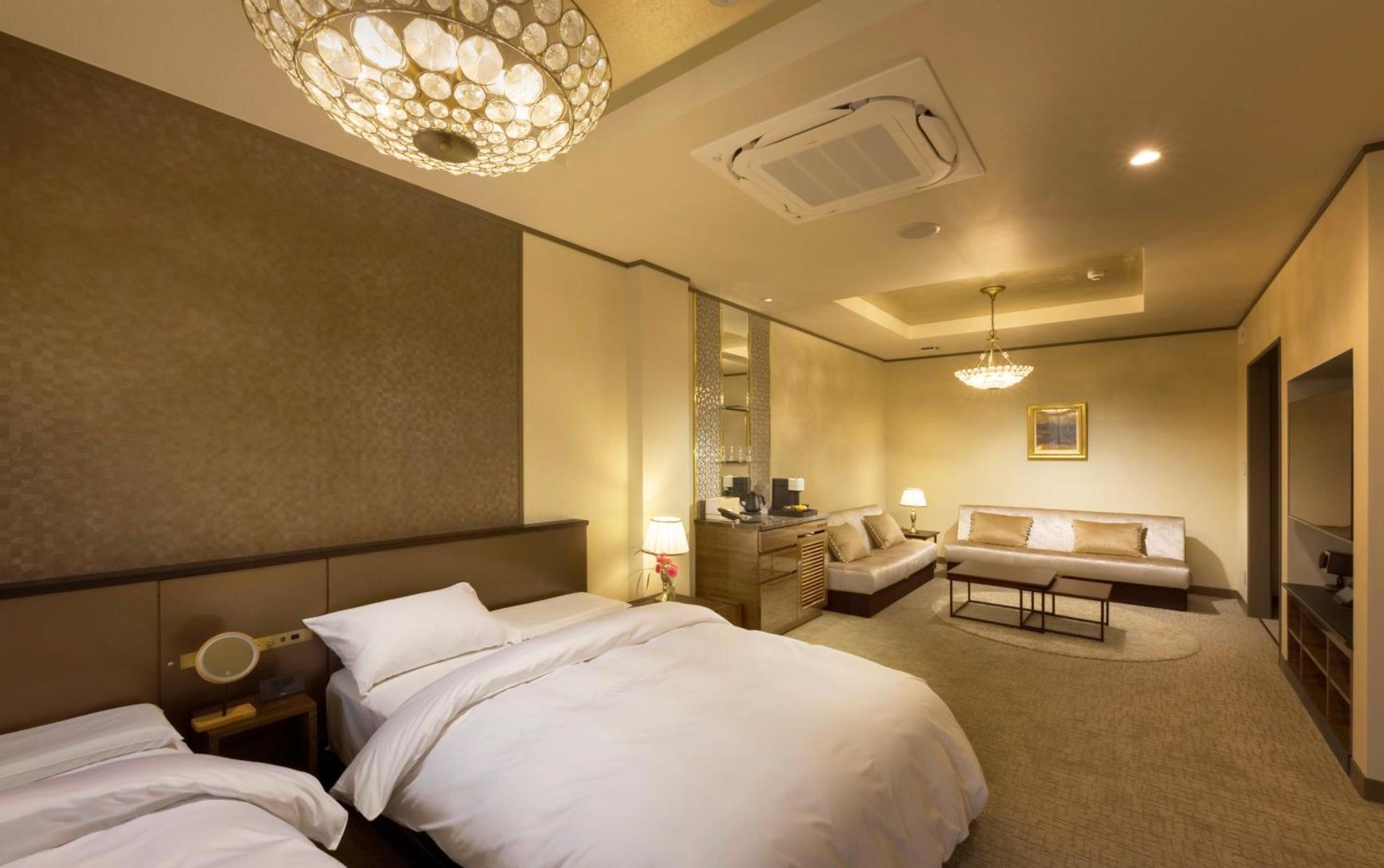 Katakura Silk Hotel Сува Екстериор снимка