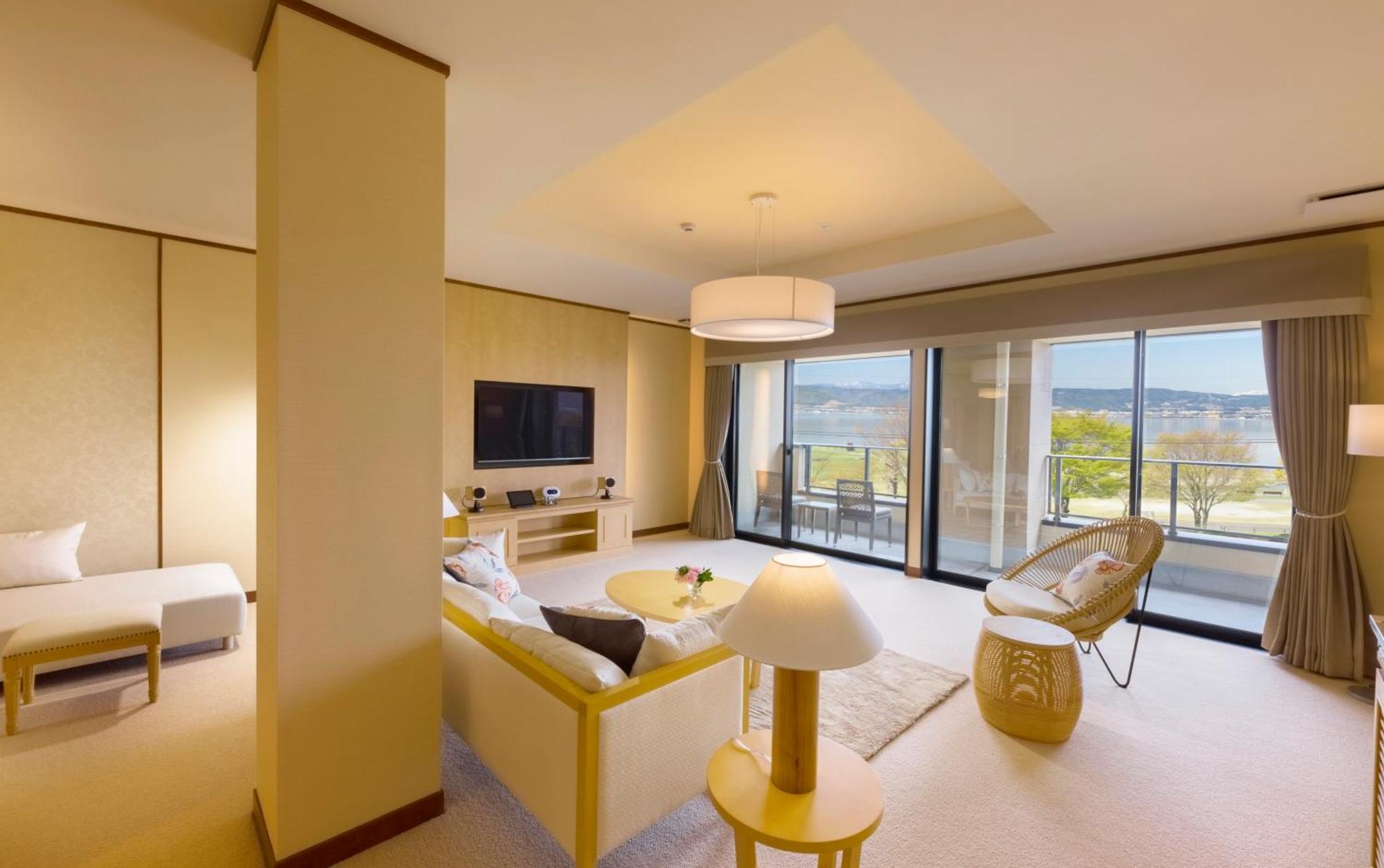 Katakura Silk Hotel Сува Екстериор снимка