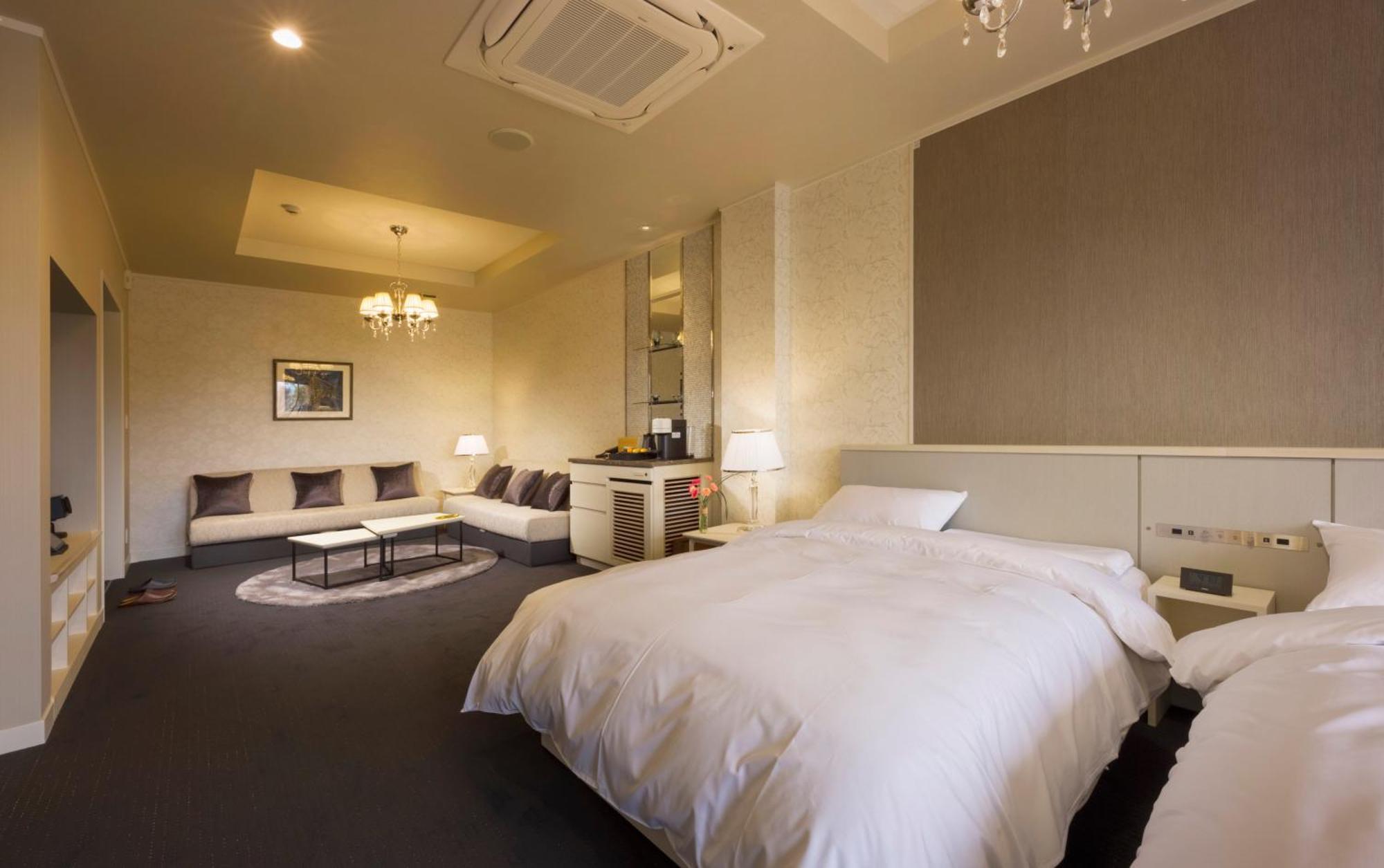 Katakura Silk Hotel Сува Екстериор снимка