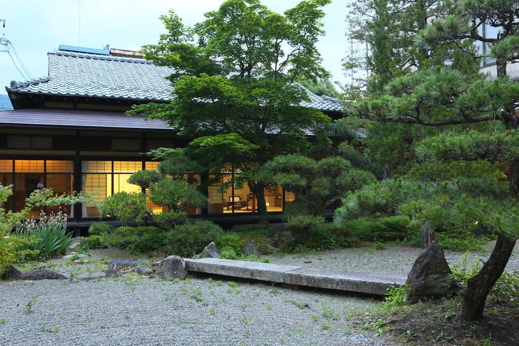 Katakura Silk Hotel Сува Екстериор снимка